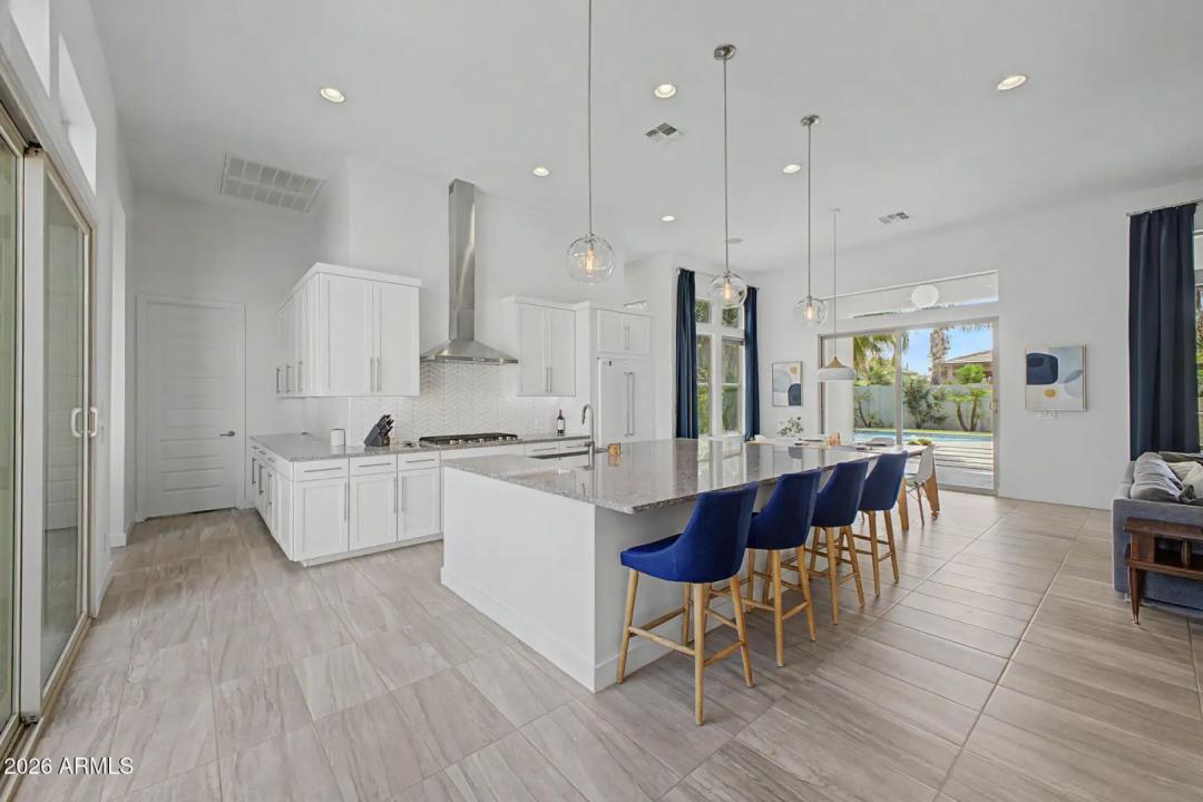 Real Estate Picture 9