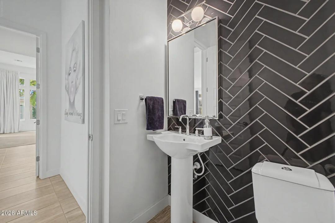 Real Estate Picture 40