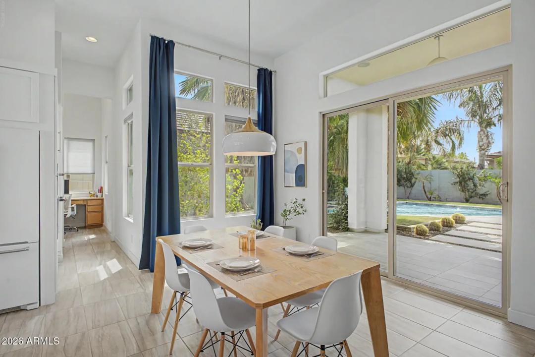 Real Estate Picture 12