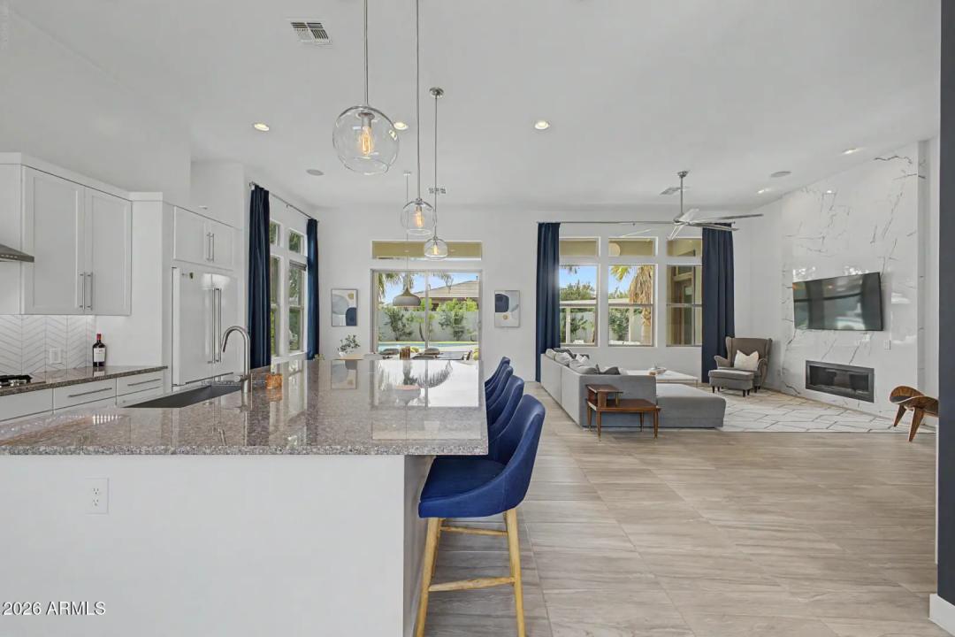 Real Estate Picture 8