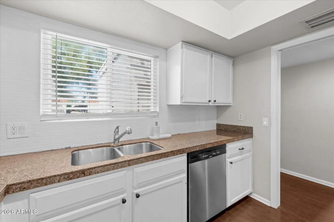 Real Estate Picture 10