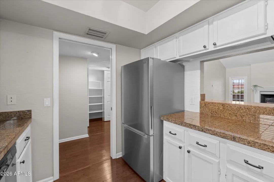 Real Estate Picture 11