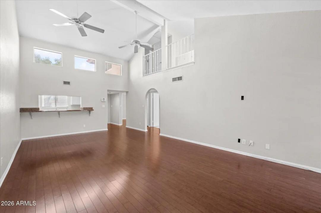Real Estate Picture 12