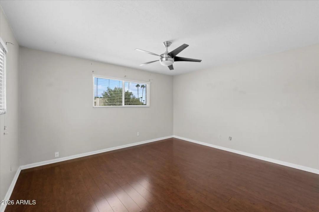 Real Estate Picture 14