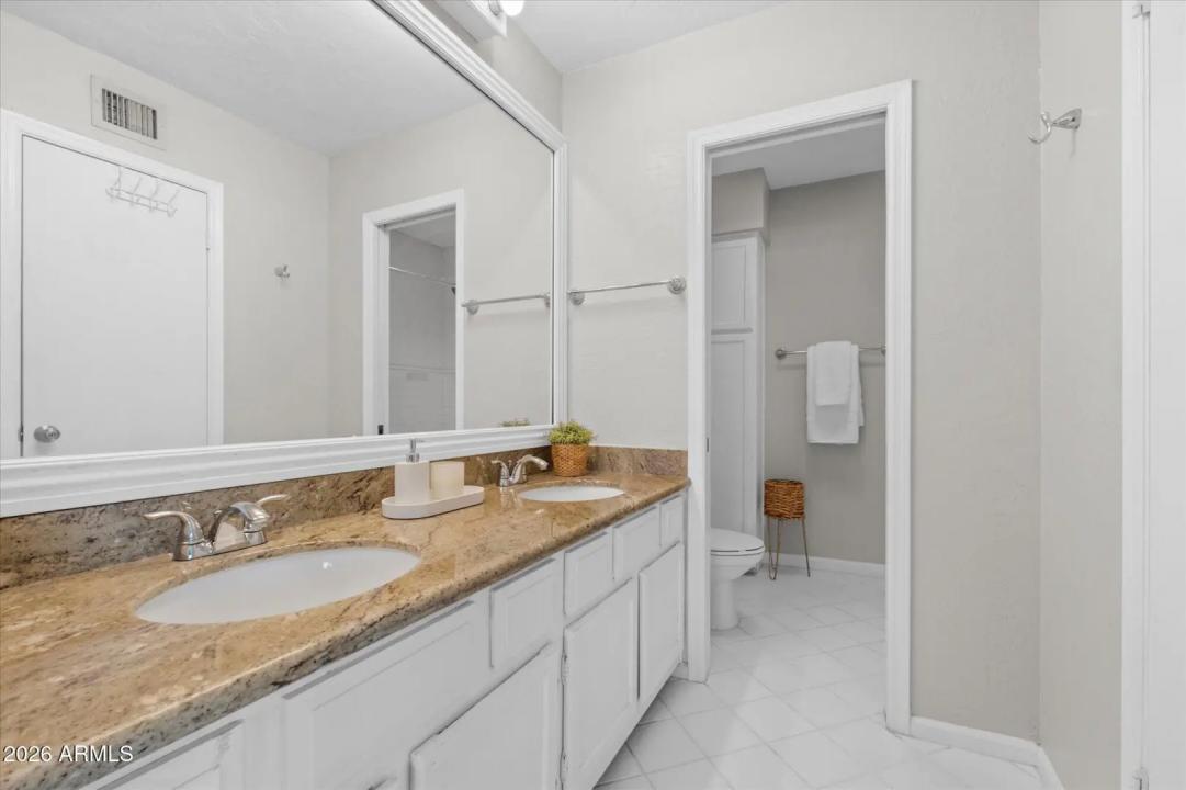 Real Estate Picture 16