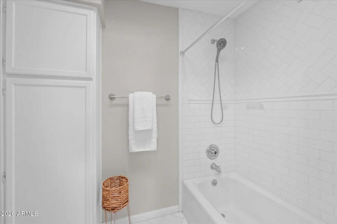 Real Estate Picture 17