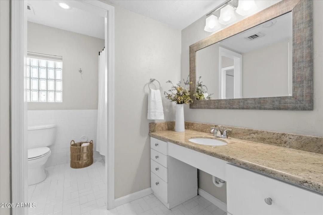 Real Estate Picture 22