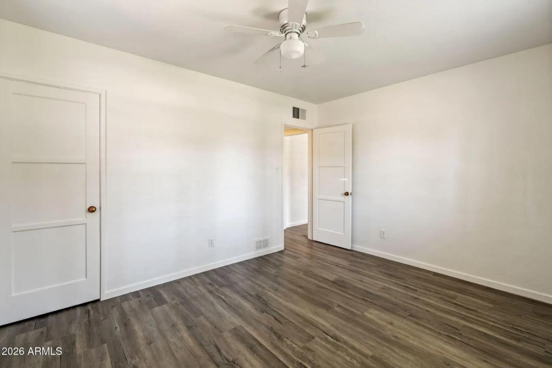 Real Estate Picture 12