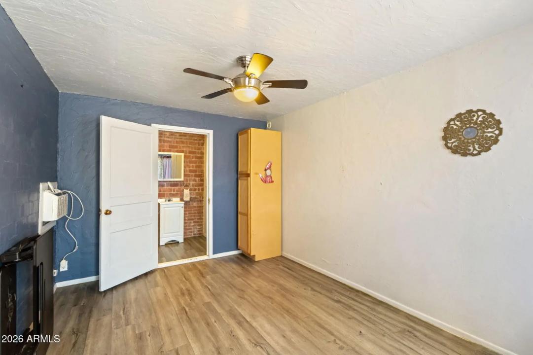 Real Estate Picture 20