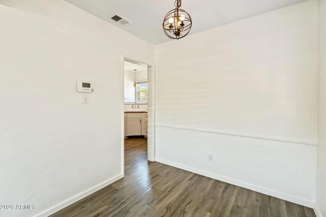 Real Estate Picture 7