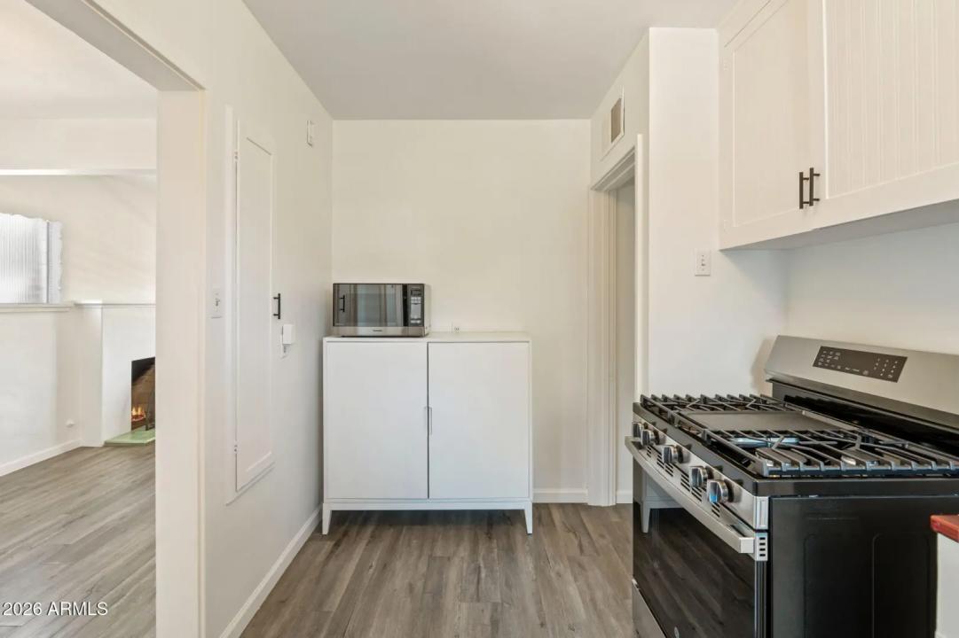 Real Estate Picture 10
