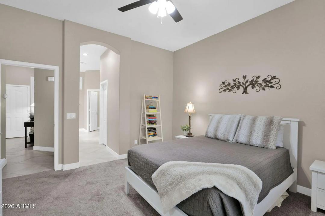 Real Estate Picture 18
