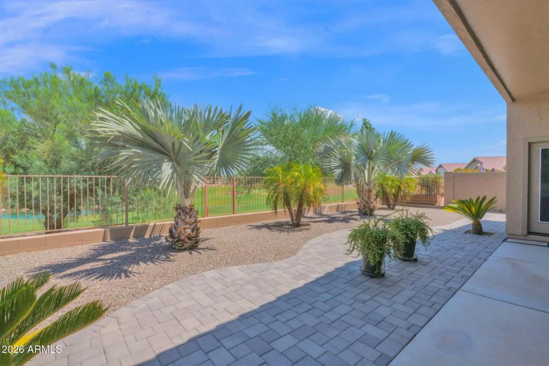 Real Estate Picture 25