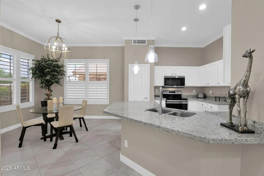 Real Estate Picture 14