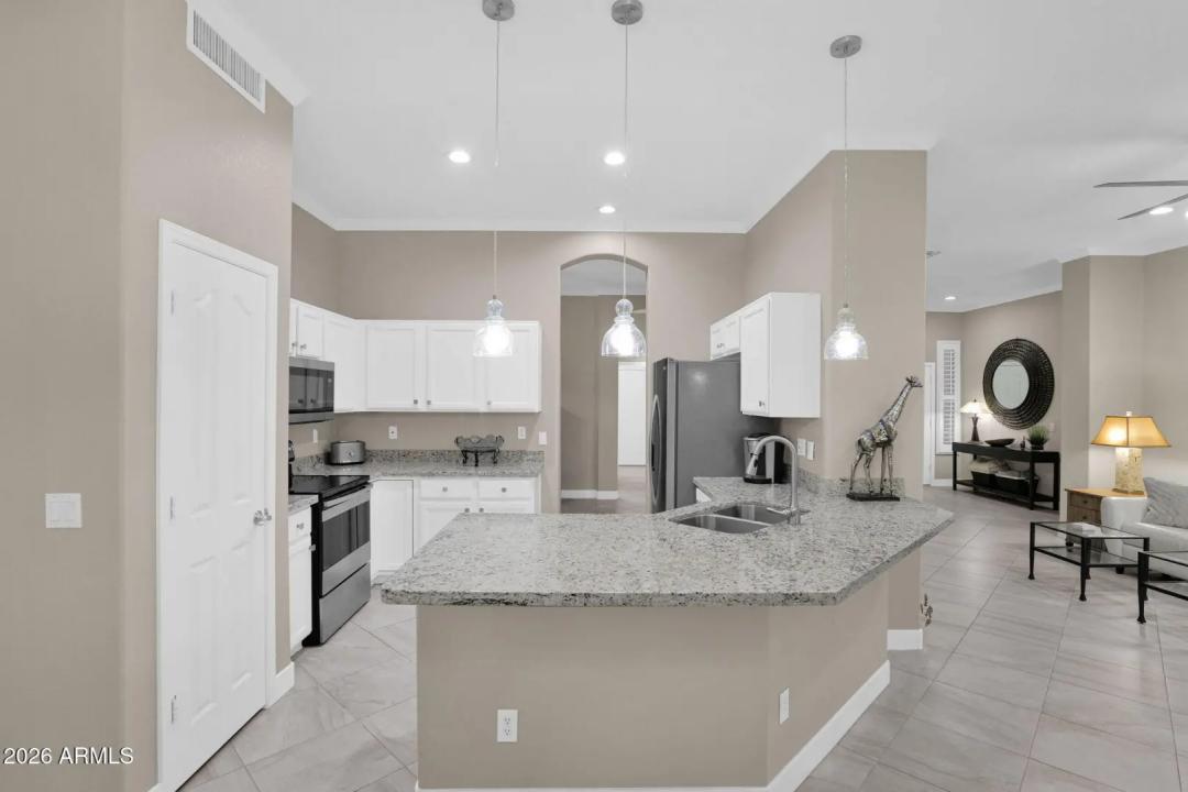 Real Estate Picture 10