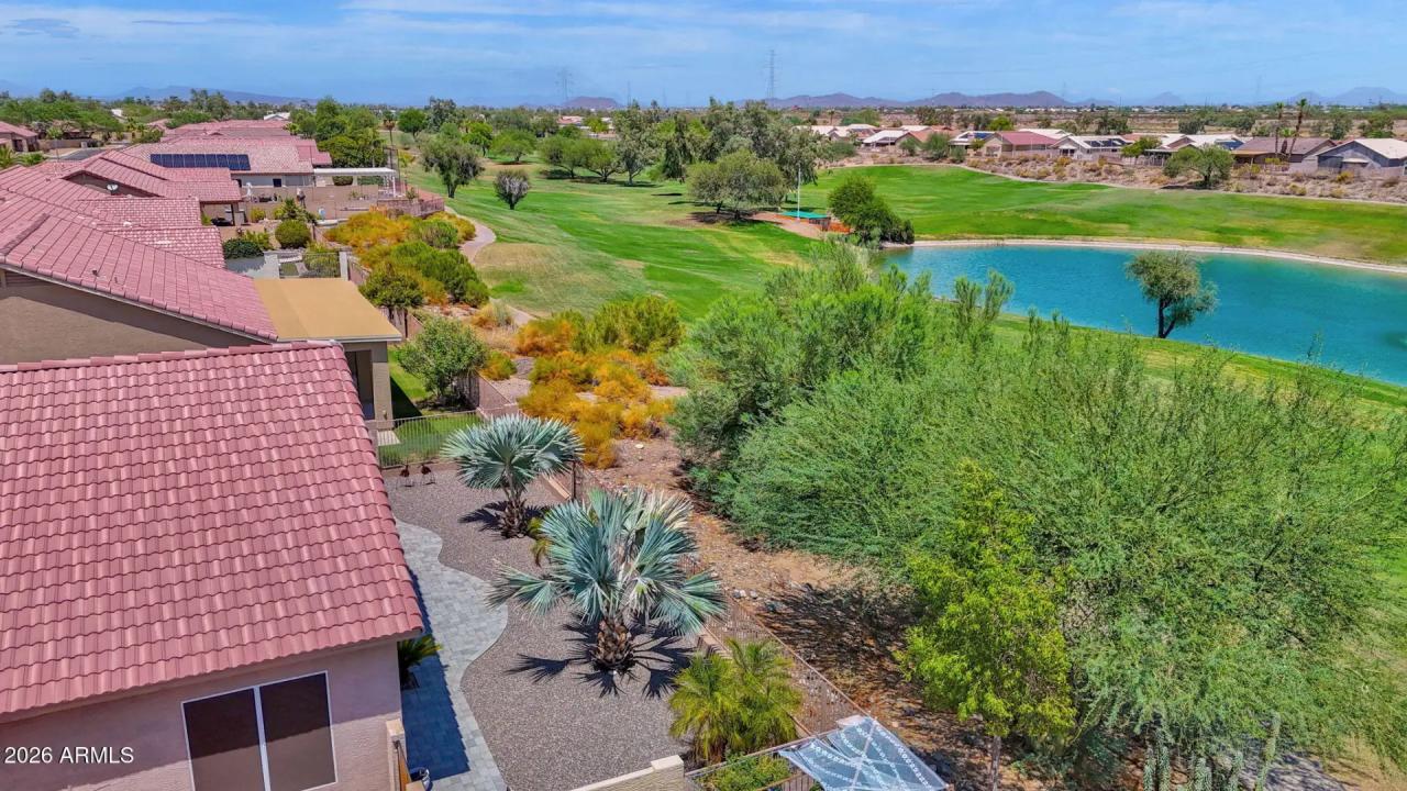 Real Estate Picture 30