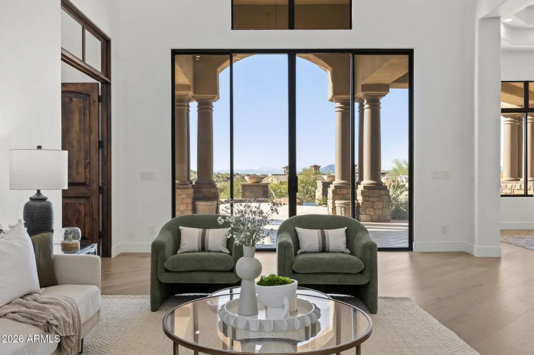 Real Estate Picture 3