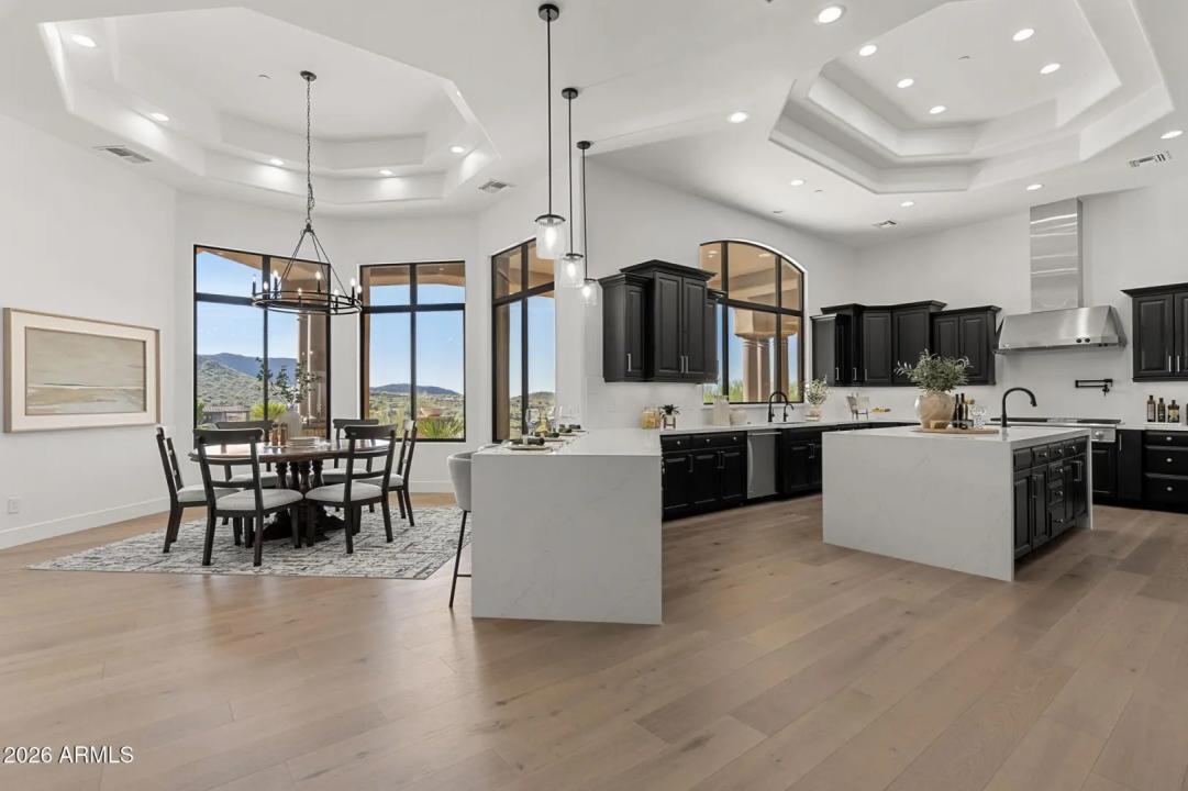 Real Estate Picture 4