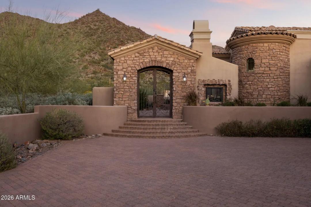 Real Estate Picture 8