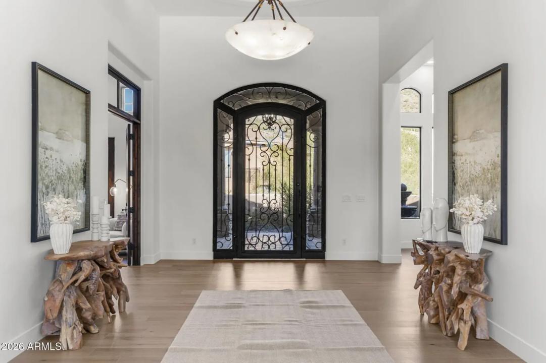Real Estate Picture 9