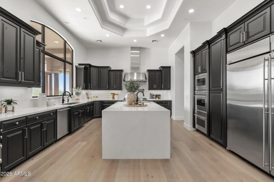 Real Estate Picture 14