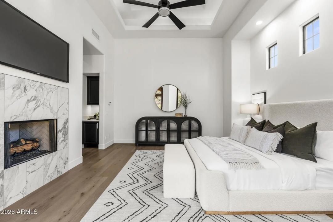 Real Estate Picture 24
