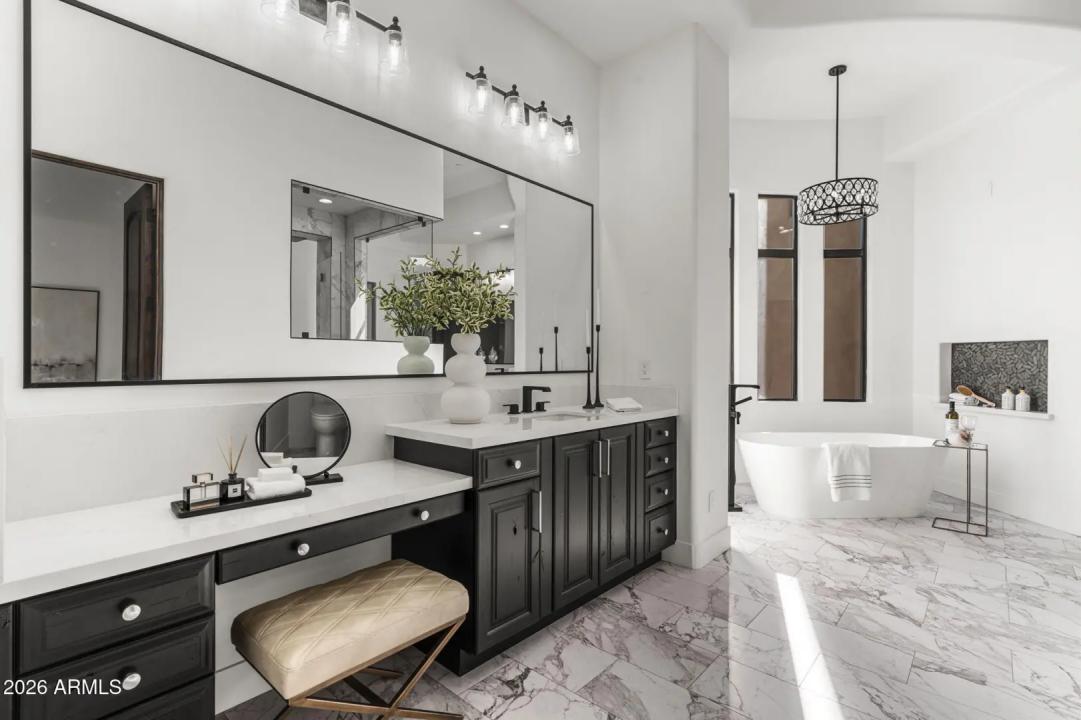 Real Estate Picture 26