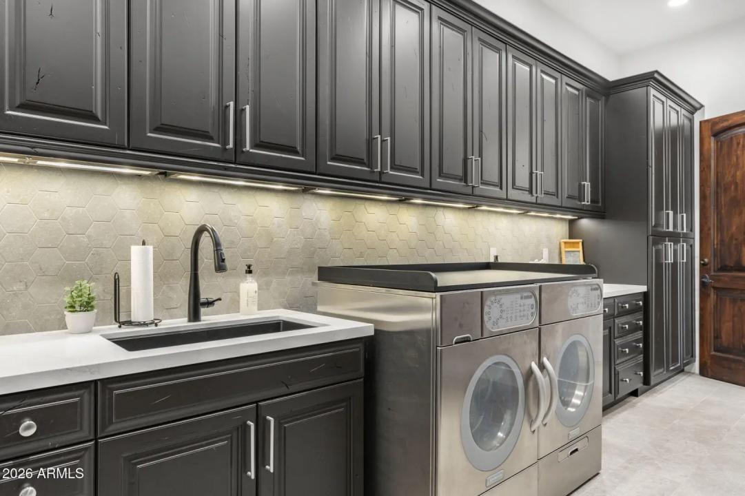 Real Estate Picture 43