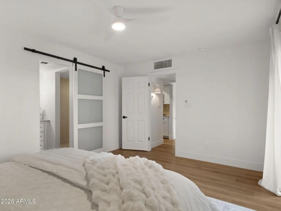 Real Estate Picture 16