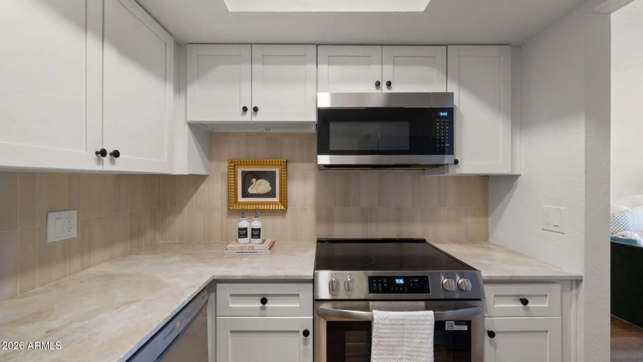 Real Estate Picture 6