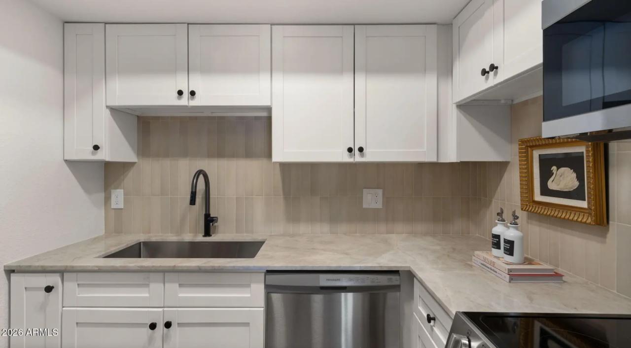 Real Estate Picture 8