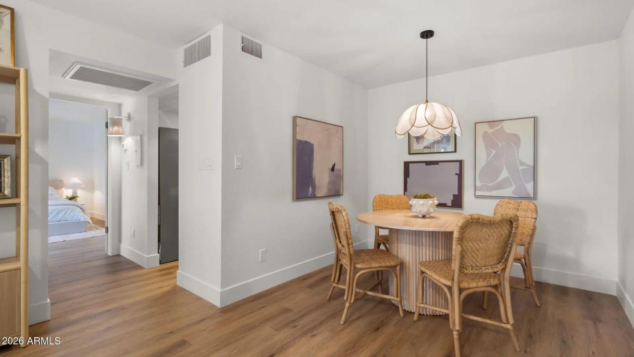 Real Estate Picture 4