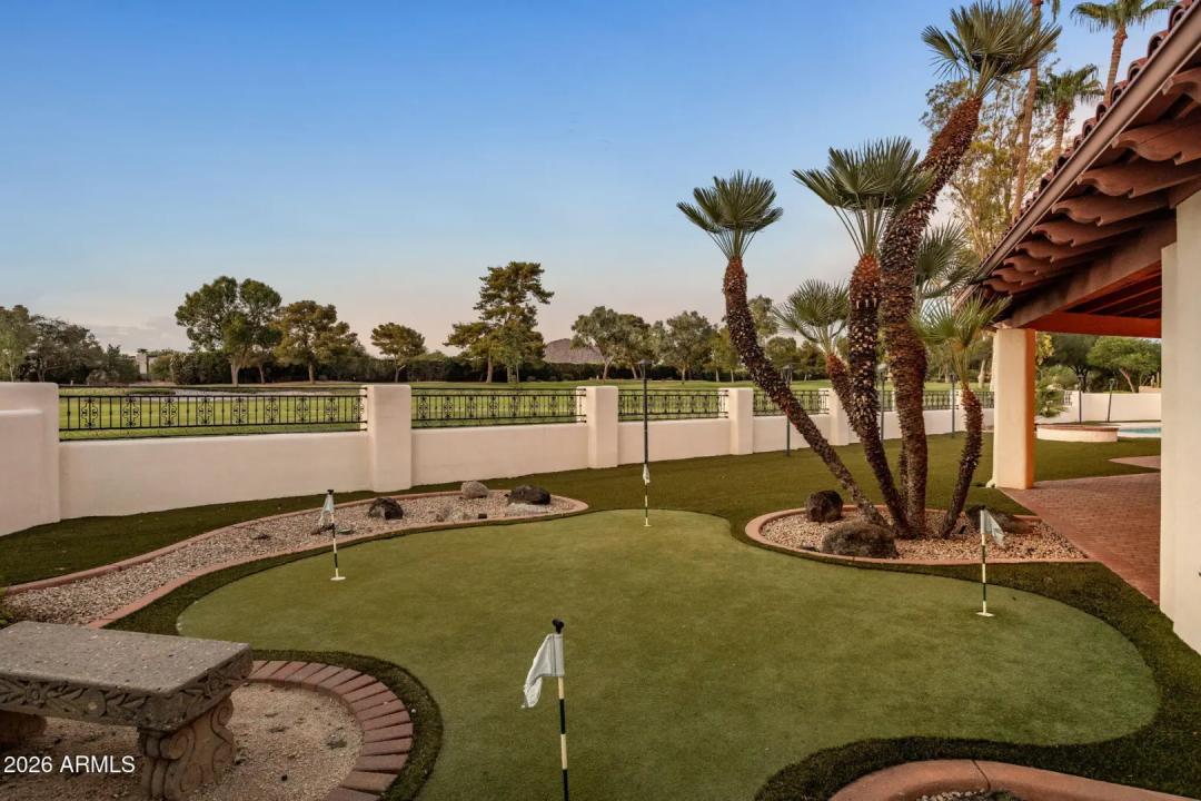 Real Estate Picture 5