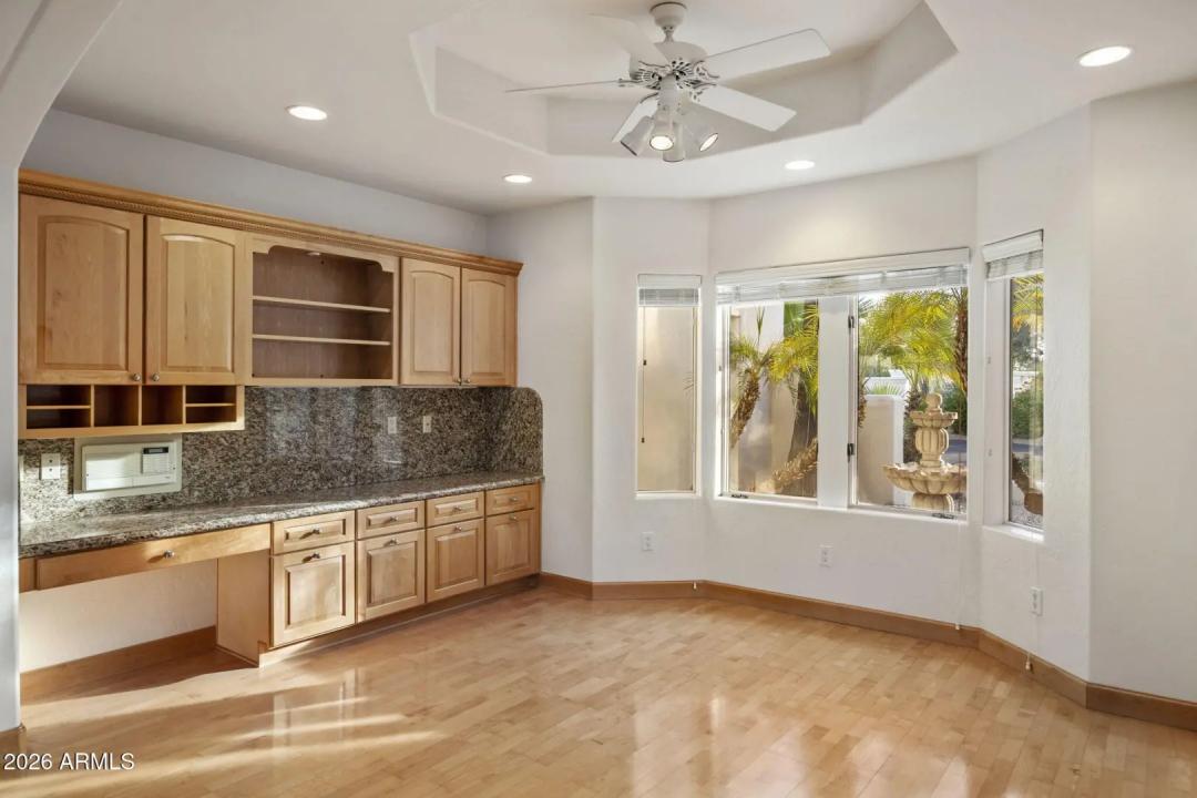 Real Estate Picture 11