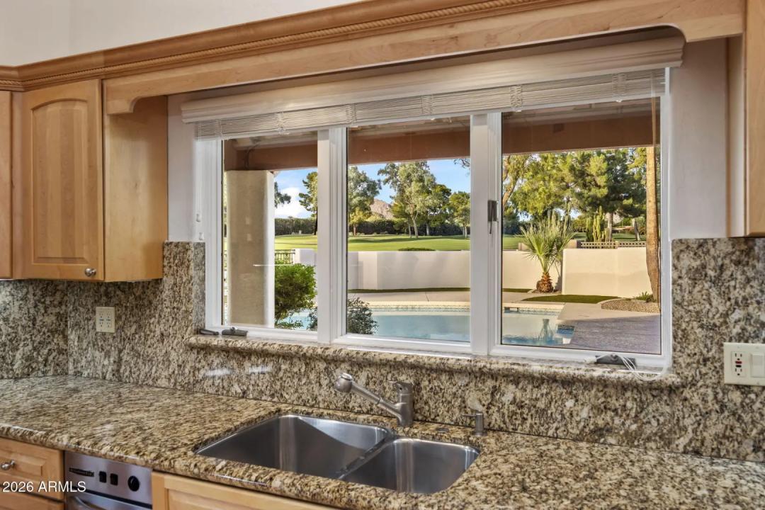 Real Estate Picture 14