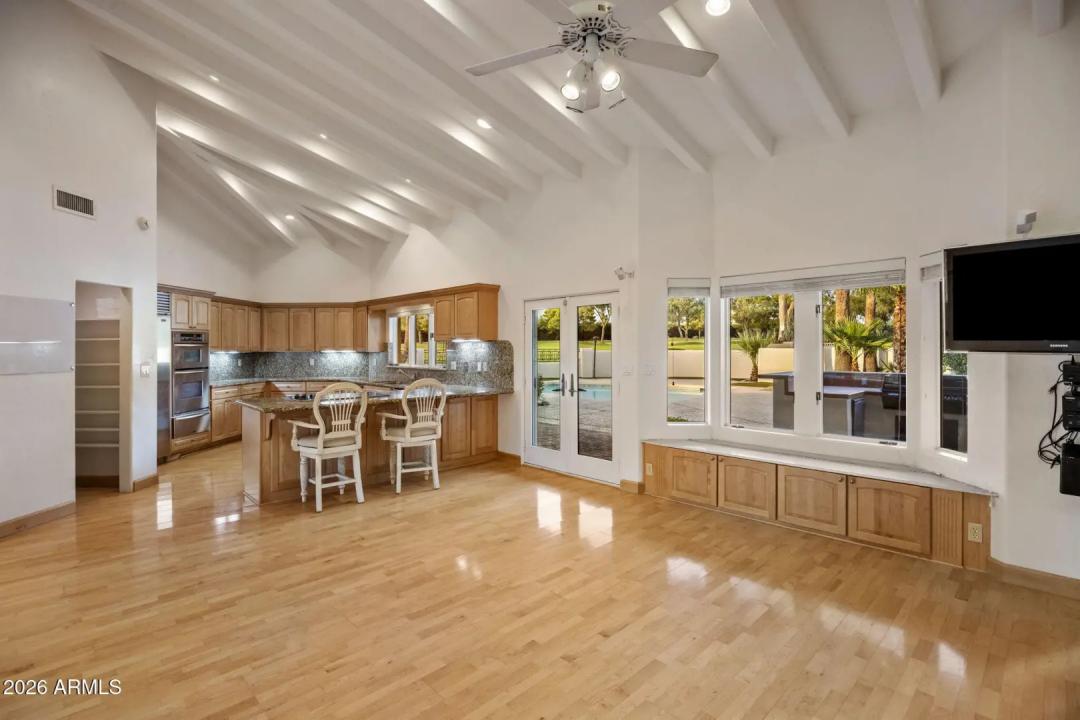Real Estate Picture 15