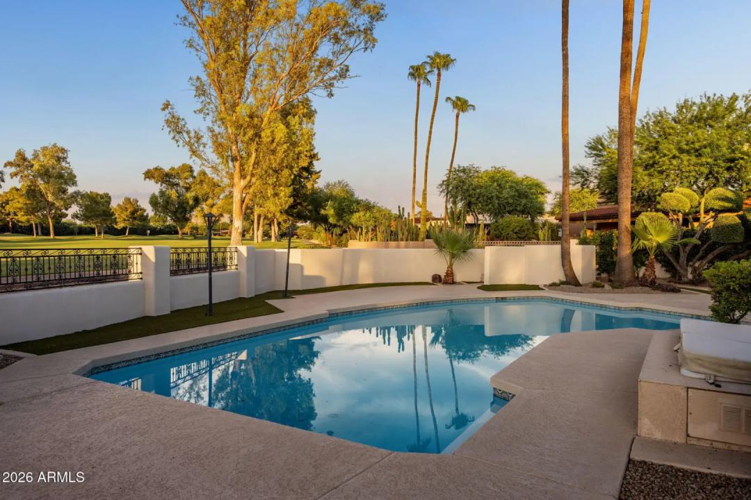 Real Estate Picture 4