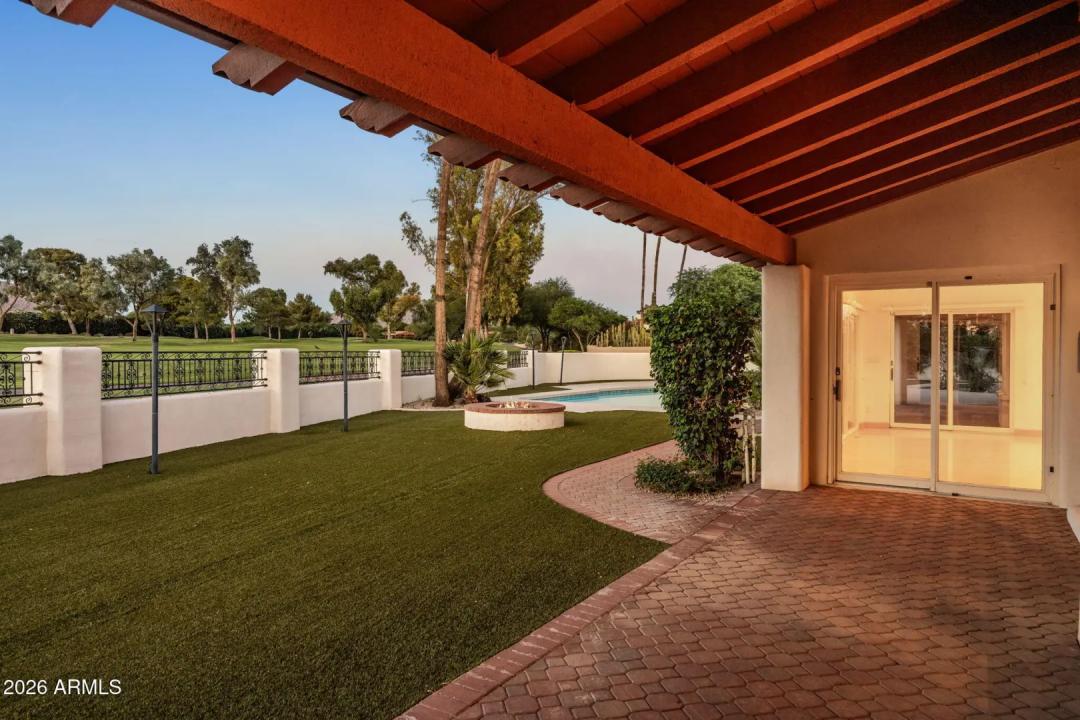 Real Estate Picture 7