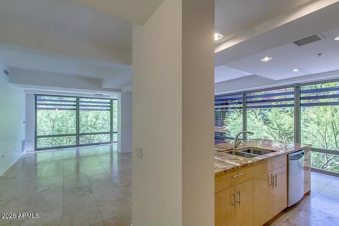 Real Estate Picture 3