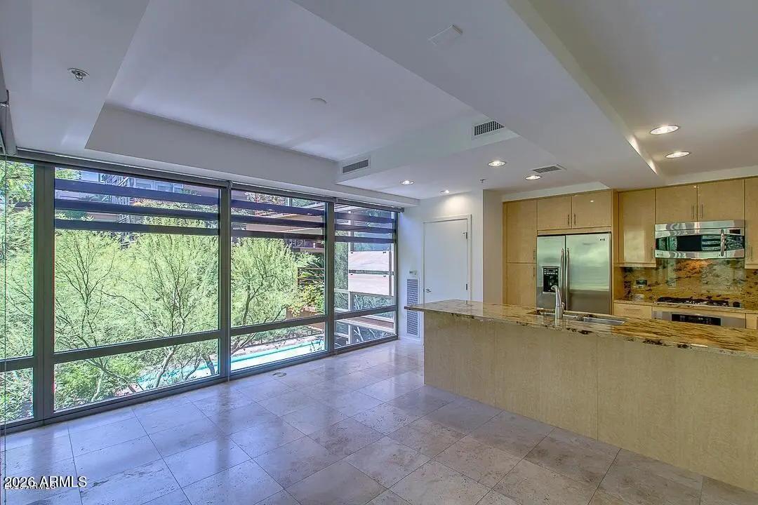 Real Estate Picture 4