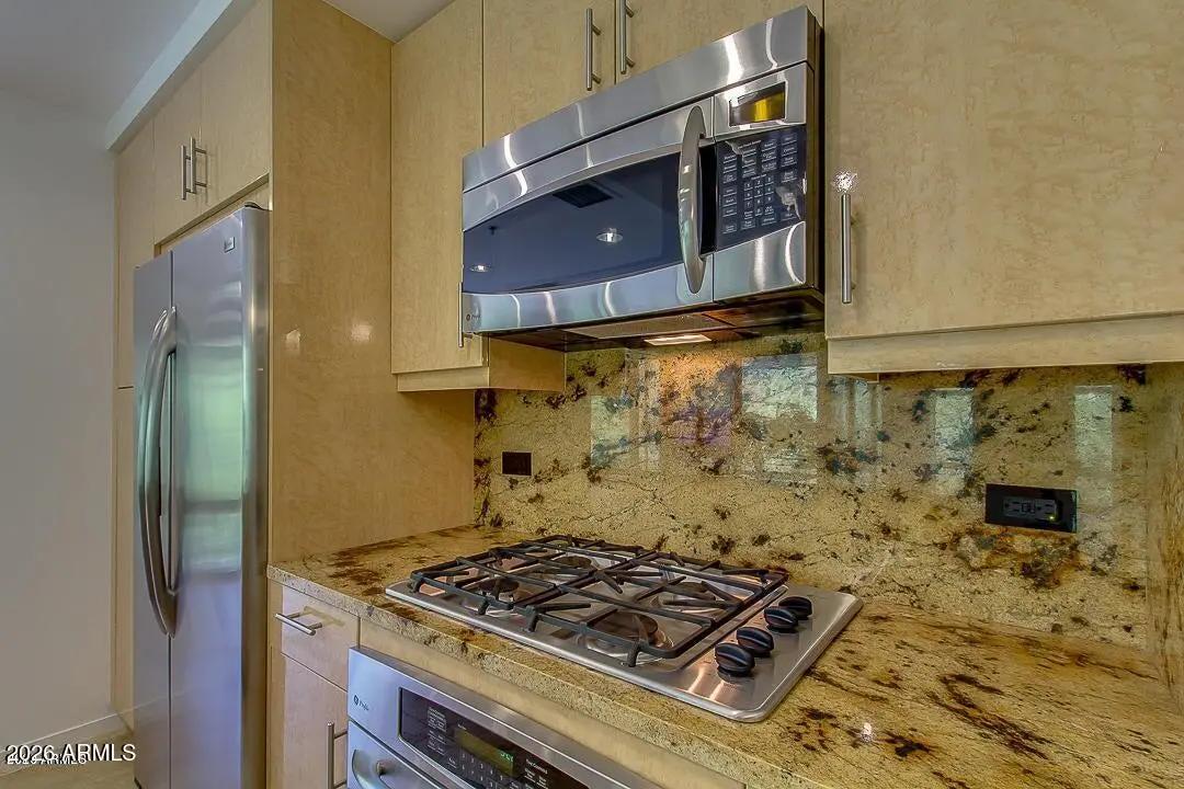 Real Estate Picture 8