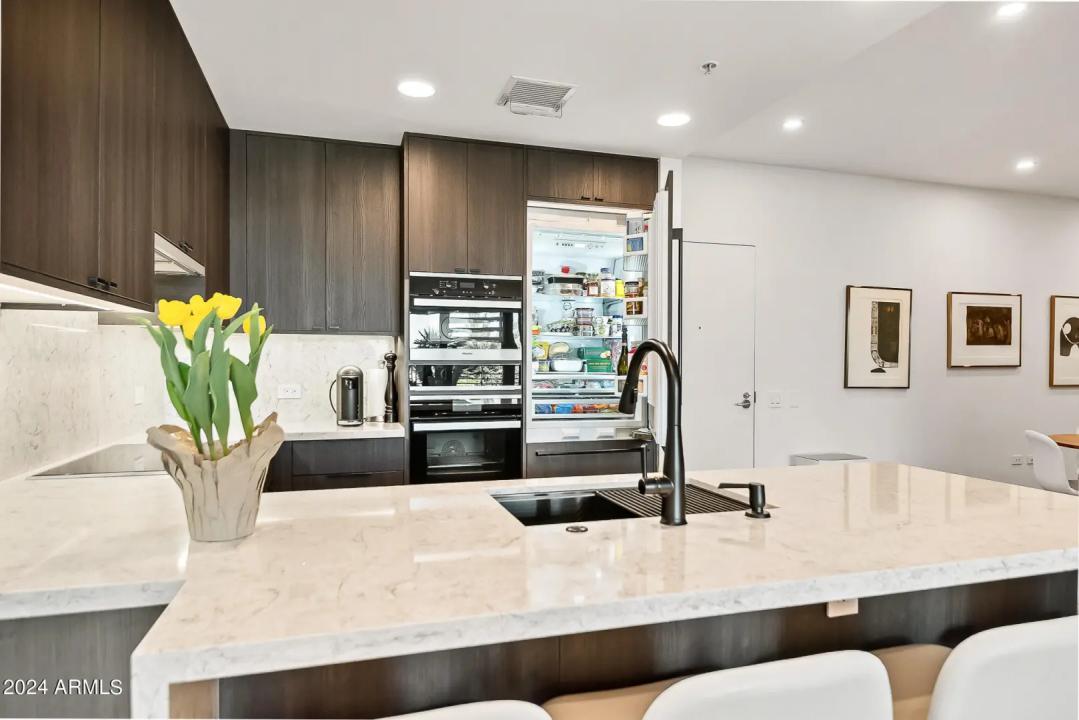 Real Estate Picture 4