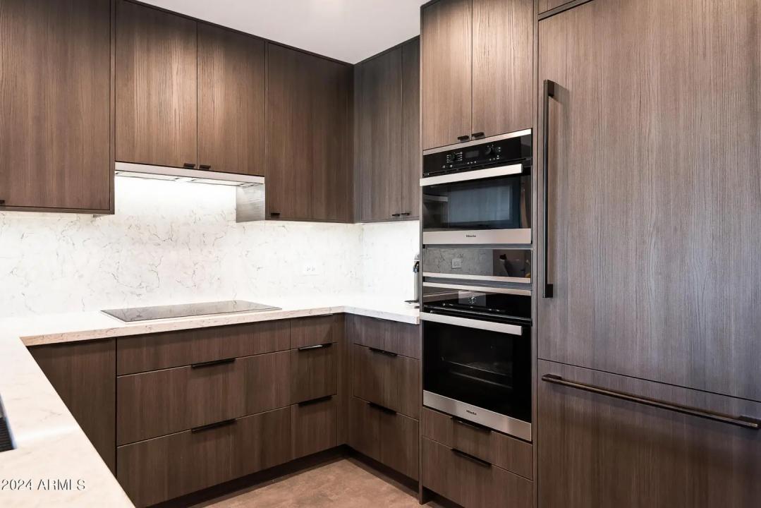 Real Estate Picture 6