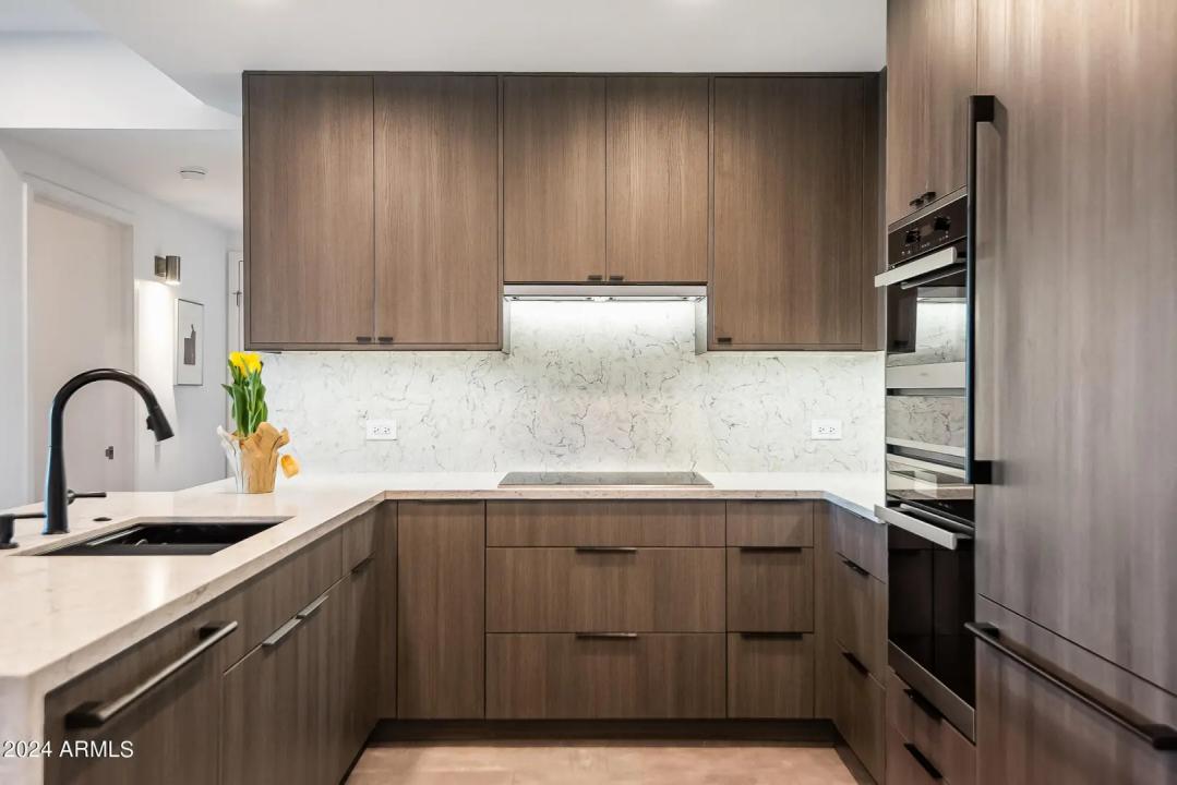 Real Estate Picture 7