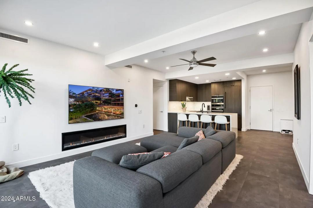 Real Estate Picture 13