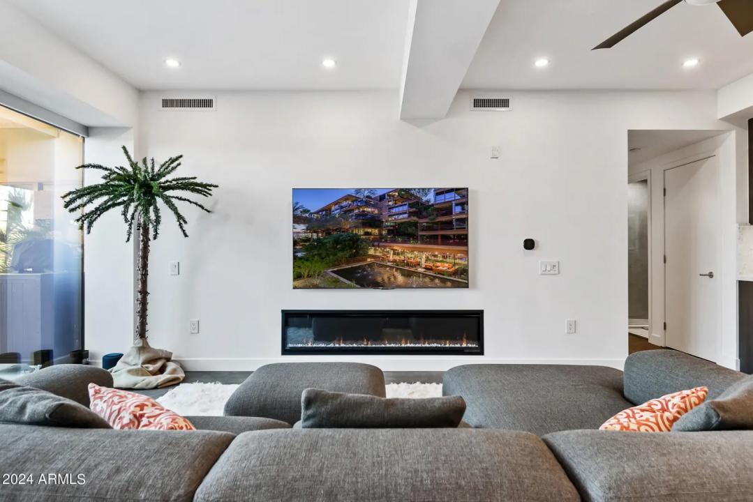 Real Estate Picture 17