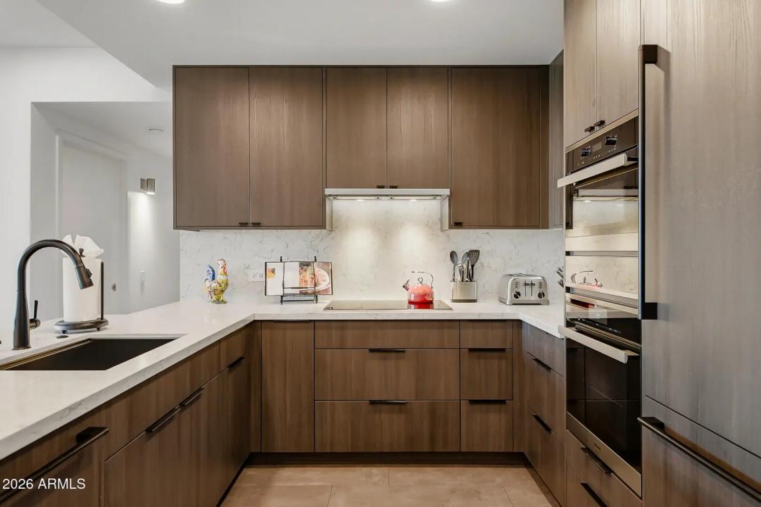 Real Estate Picture 3