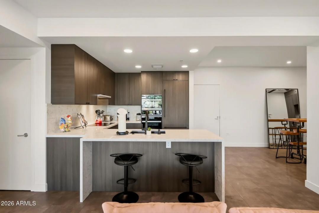Real Estate Picture 7