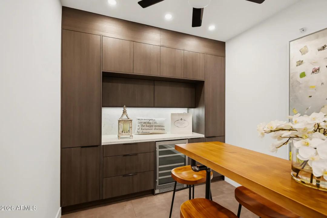 Real Estate Picture 12