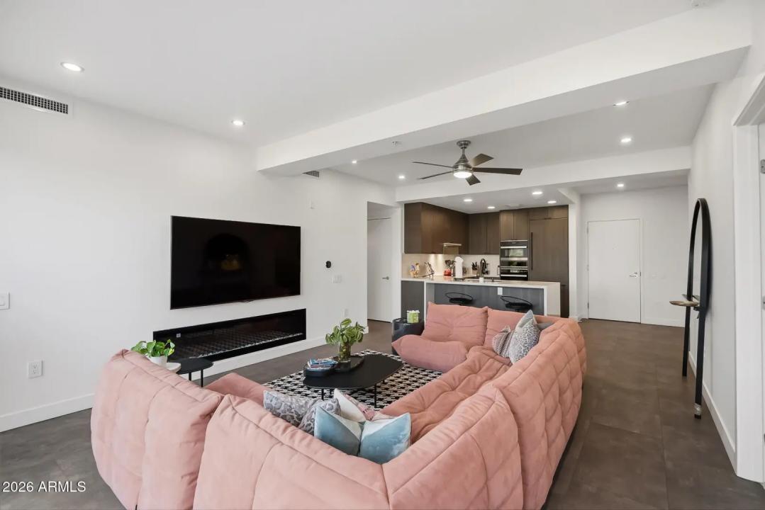 Real Estate Picture 18